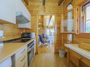 Réfrigérateur, micro-ondes, four, cafetiÚre/bouilloire