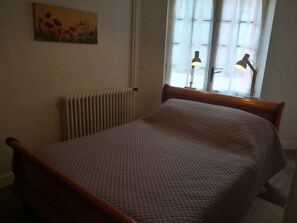 3 chambres, fer et planche Ă repasser, Wi-Fi, draps fournis