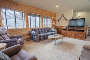 TV, fireplace, DVD player