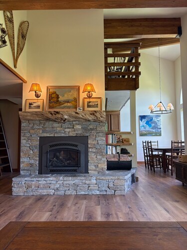 Lakefront retreat with big views | Freshly renovated
