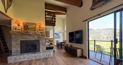 2 Schlafzimmer, 2 Bäder + Dachboden