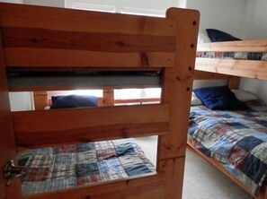 3 bedrooms, free WiFi, bed sheets