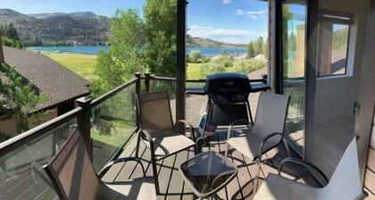 2 bd 2bth Lakeside Condo. Schöne Aussicht auf den June See