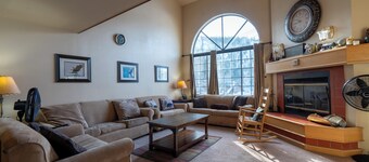 2bd 2bth Lakeside Sijainti