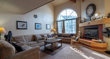 2bd 2bth Lakeside Sijainti