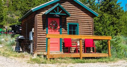 Scarlet Paintbrush Cabin at Wild Acre Cabins