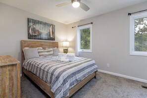 2 chambres, fer et planche à repasser, Wi-Fi gratuit, draps fournis