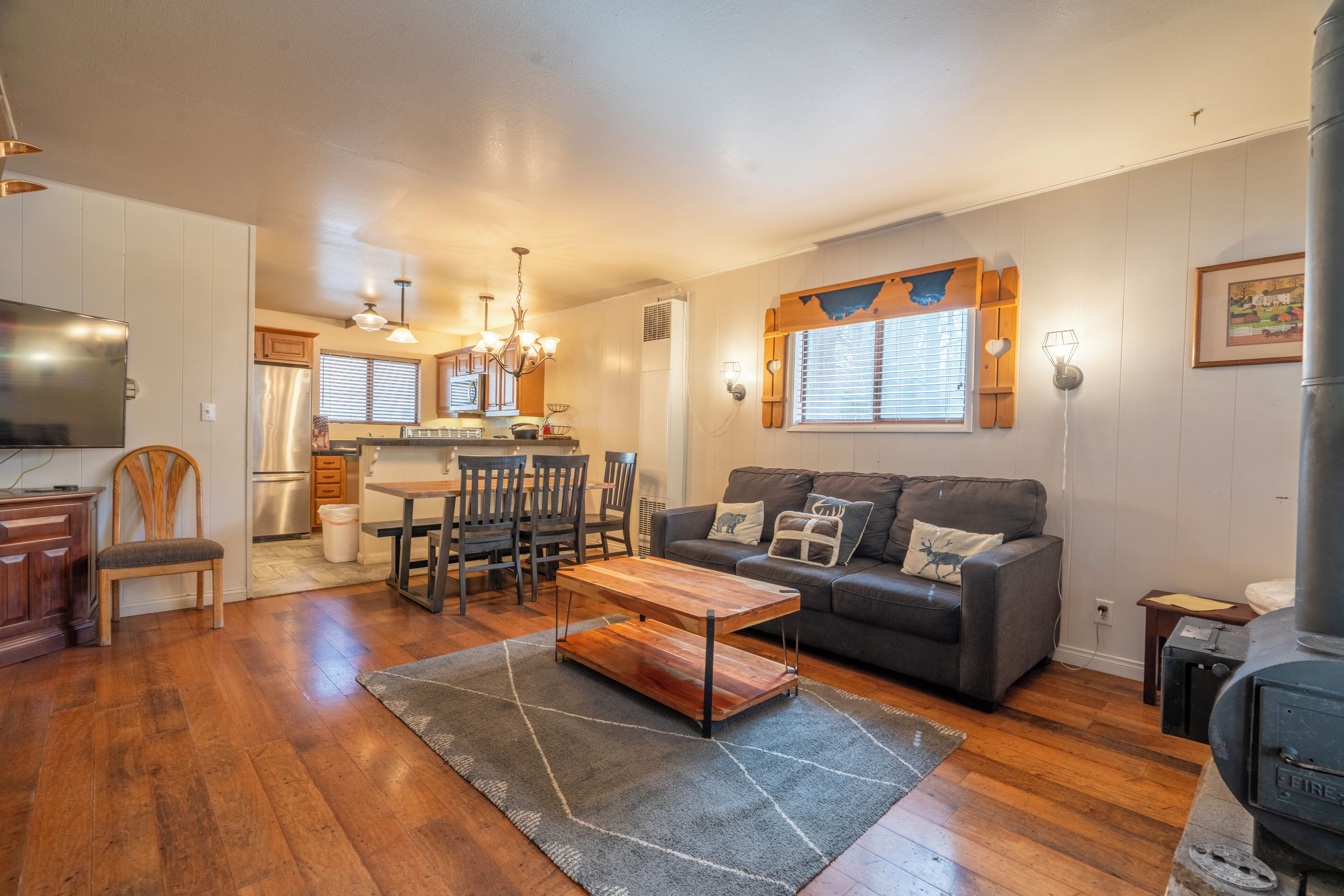 TV, fireplace, DVD player