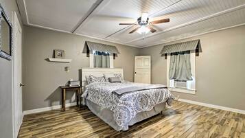 2 bedrooms, bed sheets