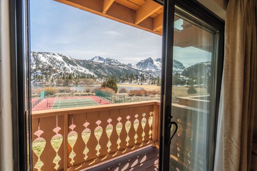 Suuri studio Murphy Bed 2 futonilla