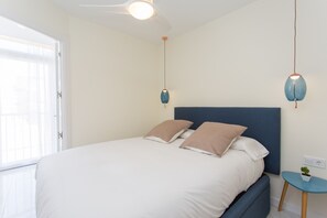 2 chambres, bureau, fer et planche à repasser, Wi-Fi gratuit