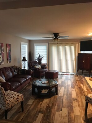 Smart-TV, DVD-Player, Drucker