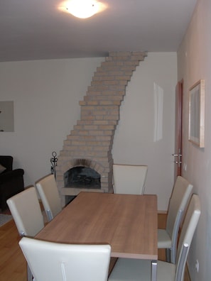 Dining - Luxurious 5* 2 bedroom apartment situated 100m from the ski lifts (Bansko)