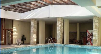 Luxurious 5* 2 bedroom apartment situated 100m from the ski lifts