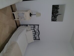 2 dormitorios, tabla de planchar con plancha, wifi y ropa de cama