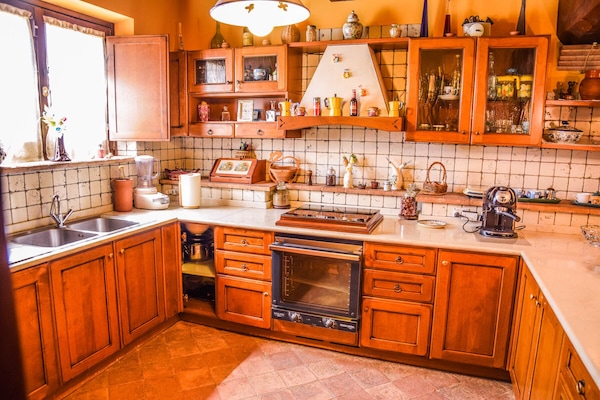 Frigorifero, forno, piano cottura, lavastoviglie