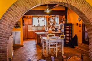 Dining - House with private pool 90 km northern of Rome (montecampano)