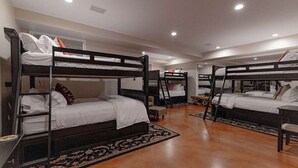 8 bedrooms, iron/ironing board, WiFi, bed sheets - Elegant French Estate - Pool, Views, Nature Trails (Manor)