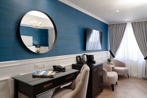 Superior Suite, 1 King Bed, Sauna, City View | Hypo-allergenic bedding, minibar, in-room safe, desk - Evripidou Suites (Athens)