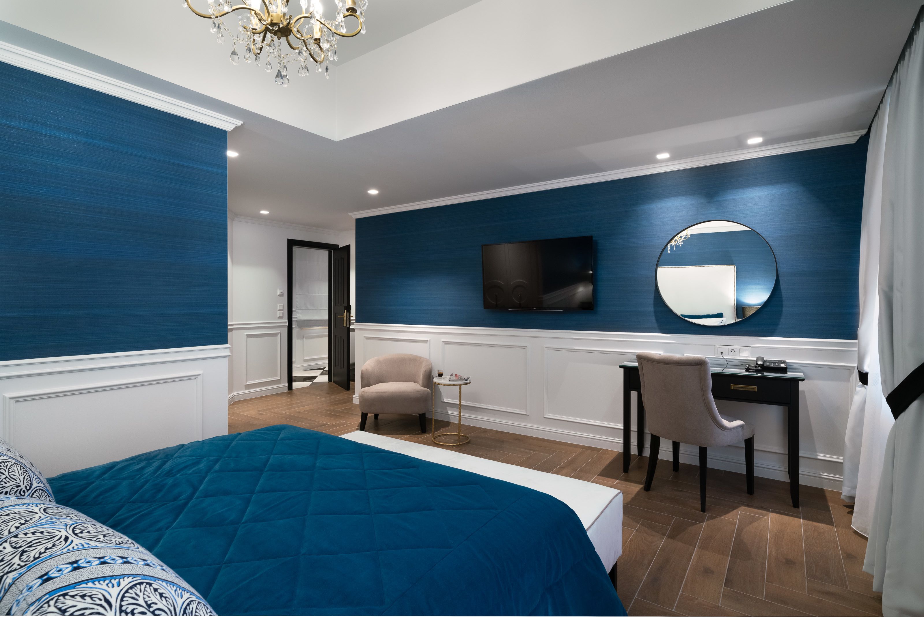 superior suite | 1 bedroom, hypo-allergenic bedding, minibar, in-room safe