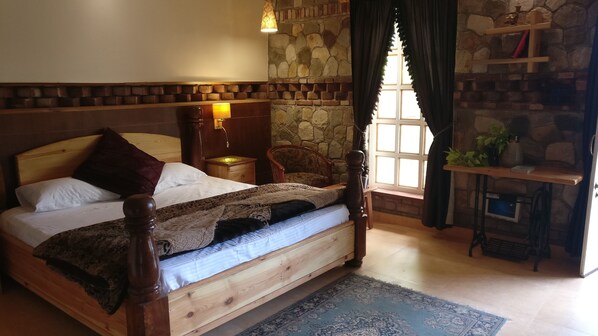 2 bedrooms, in-room safe, WiFi, wheelchair access