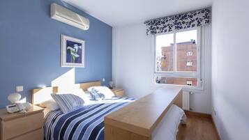 2 slaapkamers, een strijkplank/strijkijzer, reisbedje, wifi