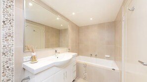 Shower - Newly Renovated Unit near Forster Main Beach! (Forster)