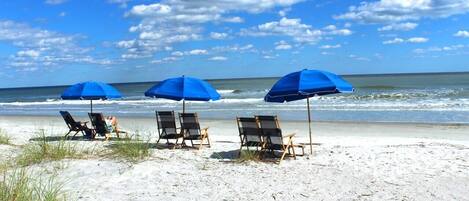 Una spiaggia nelle vicinanze