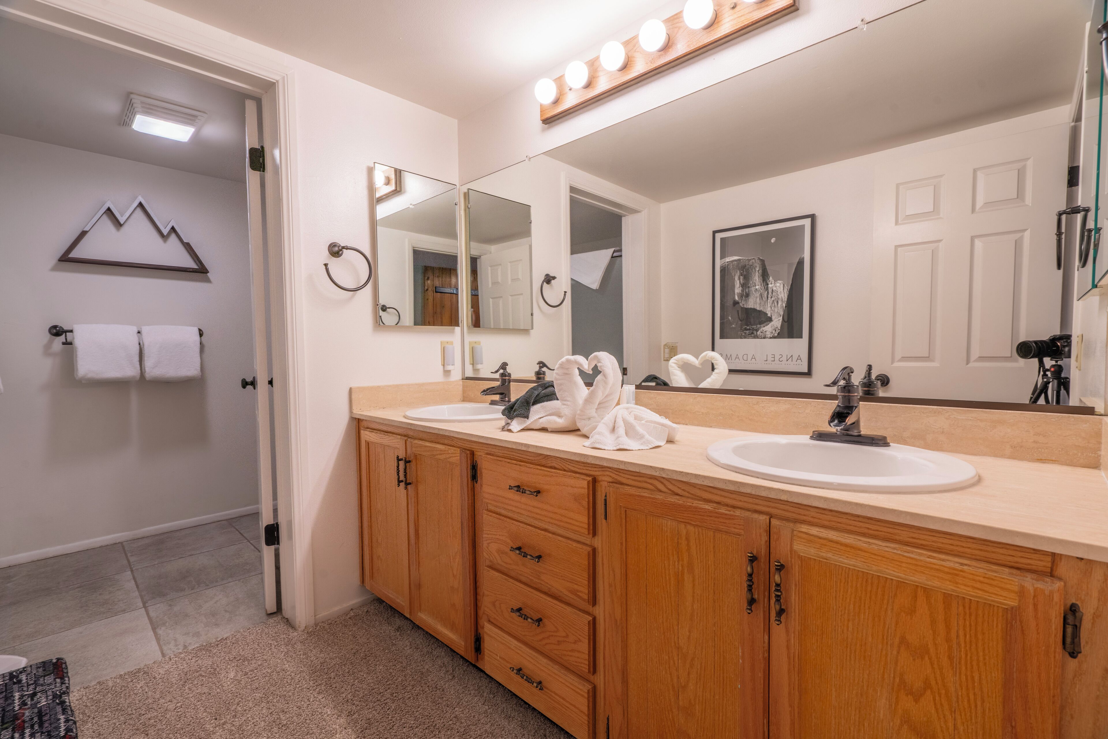 Sèche-cheveux, serviettes fournies