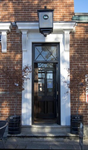 Interior entrance - Crofts Hotel (Cardiff)