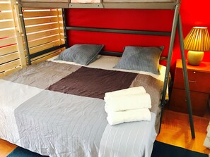 Room - Cute Studio Apartment/Sleeps 5/East Hollywood/2 miles beach/BBQ/Free Parking/8 (Hollywood)