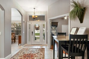 Interior - Experience magic! HR Golf Course view 5bd/3b w/pool-spa near all Disney Parks (Davenport)