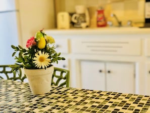Private kitchen - Beautiful Studio/East Hollywood/Sleeps 4/BBQ/Free Parking/2 miles to beach/4 (Hollywood)