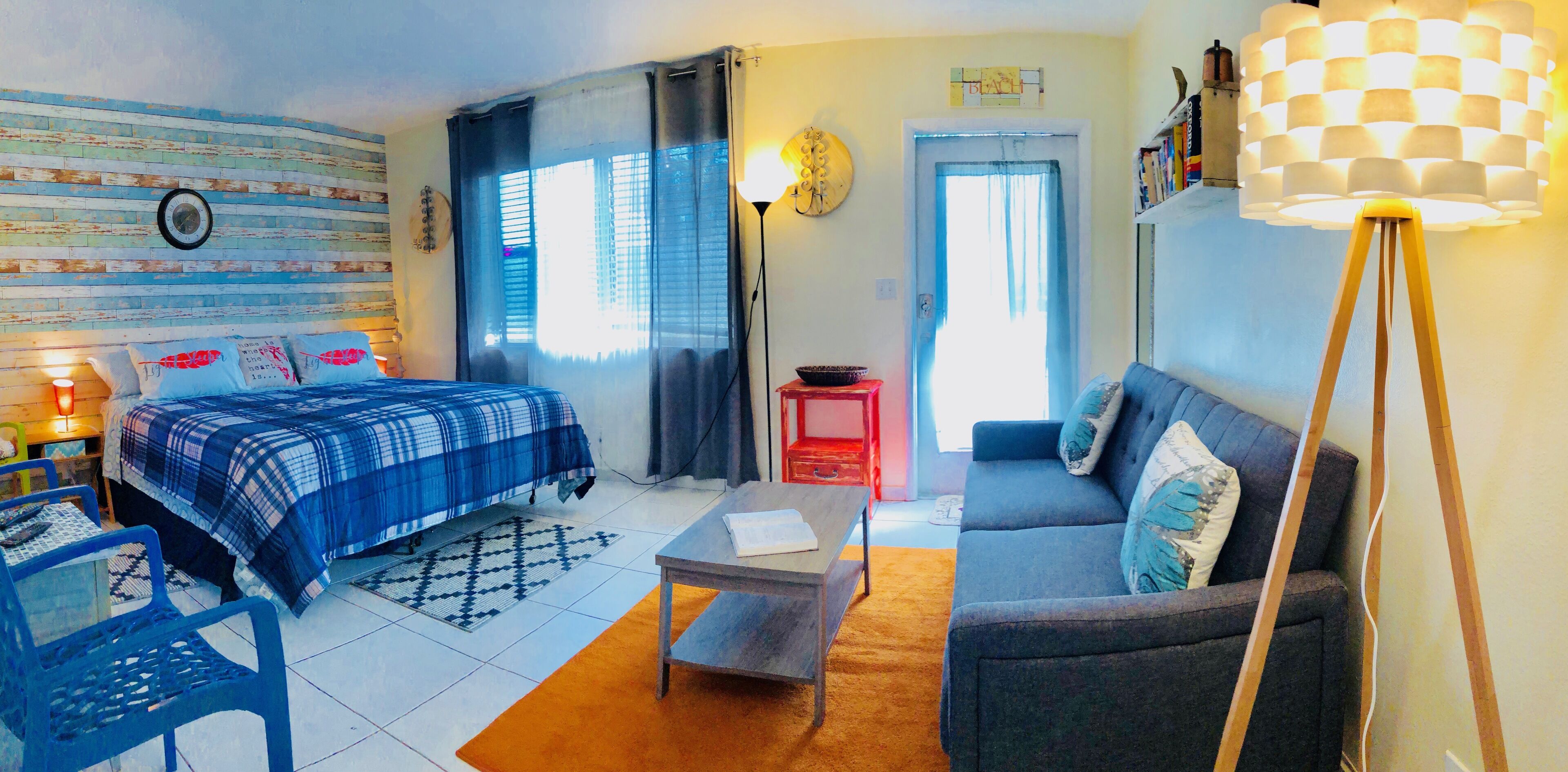 Beautiful Studio/East Hollywood/Sleeps 4/BBQ/Free Parking/2 miles to beach/4