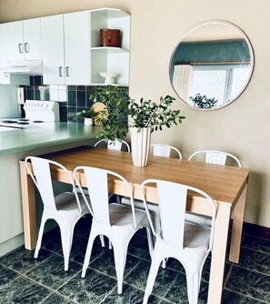 Dining - Debra Court 6 - Unbeatable Main Beach Views! (Forster)