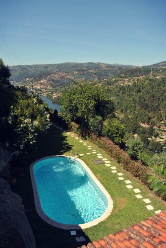 Quinta do Freixieiro - Uima-altaan talo