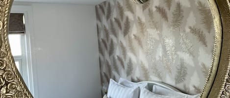 2 makuuhuonetta, silitysrauta/-lauta, ilmainen Wi-Fi, vuodevaatteet