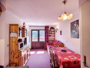 Interior - Comfortable 2-room for 4, ski-in/ski-out in Les Menuires (Les Menuires)