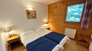 3 bedrooms, WiFi (free) - Spacious 4-Room Apt in Preyerand, Ski-In/Ski-Out, Balcony, Parking, WiFi, Sleeps 6 (Les Menuires)
