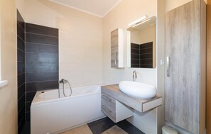 Bathtub
