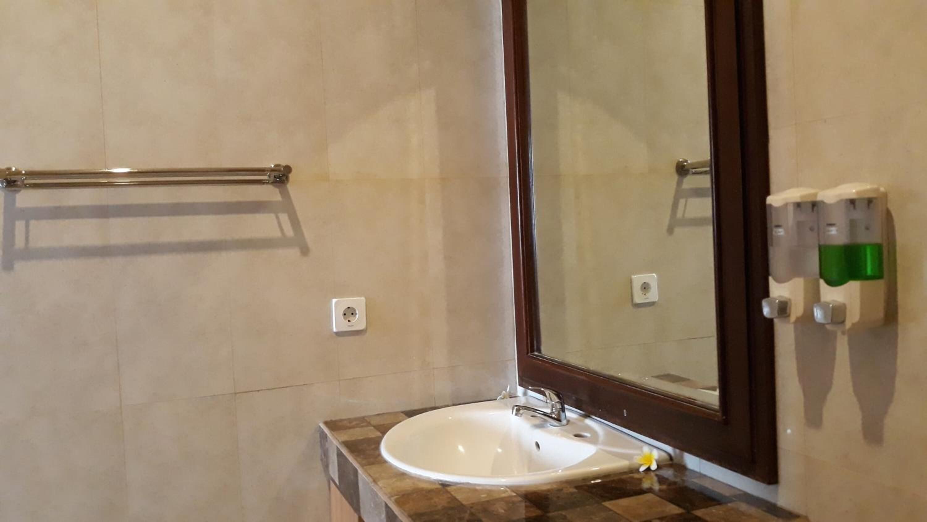 Dusche, Handtücher, Seife, Shampoo
