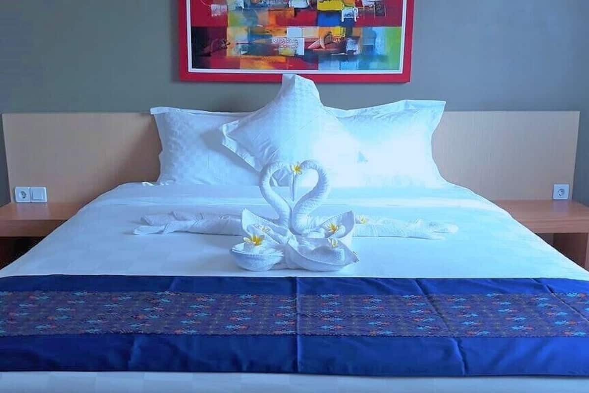 Habitación doble superior | Escritorio y espacio para trabajar con un portátil