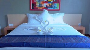 Superior Double Room | Desk, laptop workspace, soundproofing, iron/ironing board - Asiana Lovina Hotel (Buleleng)