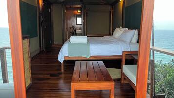 Panoramic Tent, 1 King Bed, Sea View | Premium bedding, bed sheets