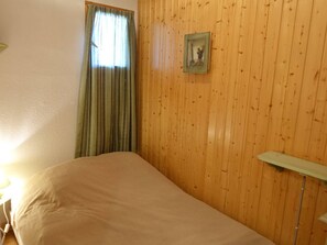 2 bedrooms - Cozy 3BR Apartment for 4-6 with Terrace, Pool Access, and Mountain Views in Arêches-Beaufort (Arêches-Beaufort)