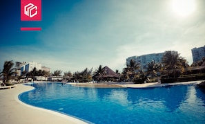 Innenpool, Außenpool