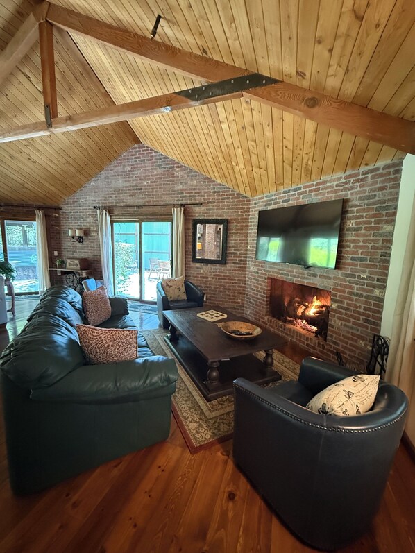 Smart TV, fireplace, video games, DVD player