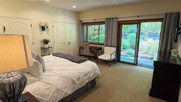 4 bedrooms, desk, iron/ironing board, WiFi