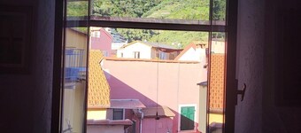 Quiet and independent small apartment CIN. IT011019C24QB2TBIQ