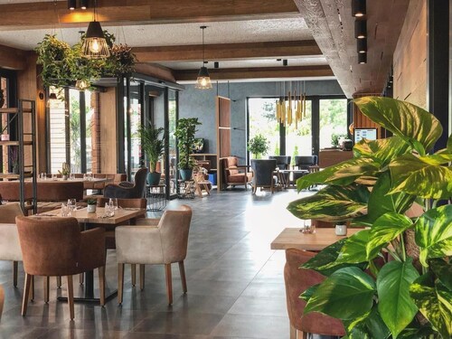 AZZA Hotel & Restaurant